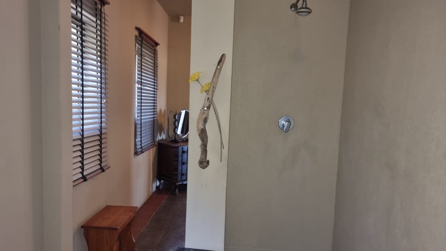 6 Bedroom Property for Sale in Merryhill Eastern Cape